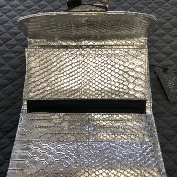 Guess Silver Metallic Full Size Wallet - NWT - Picture 4 of 6